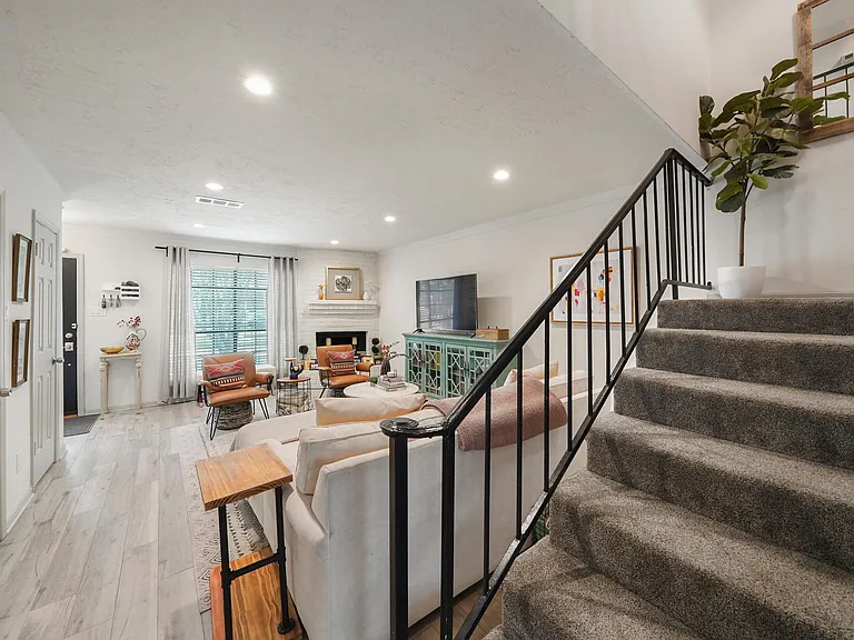 612 Welch St — Photo 6