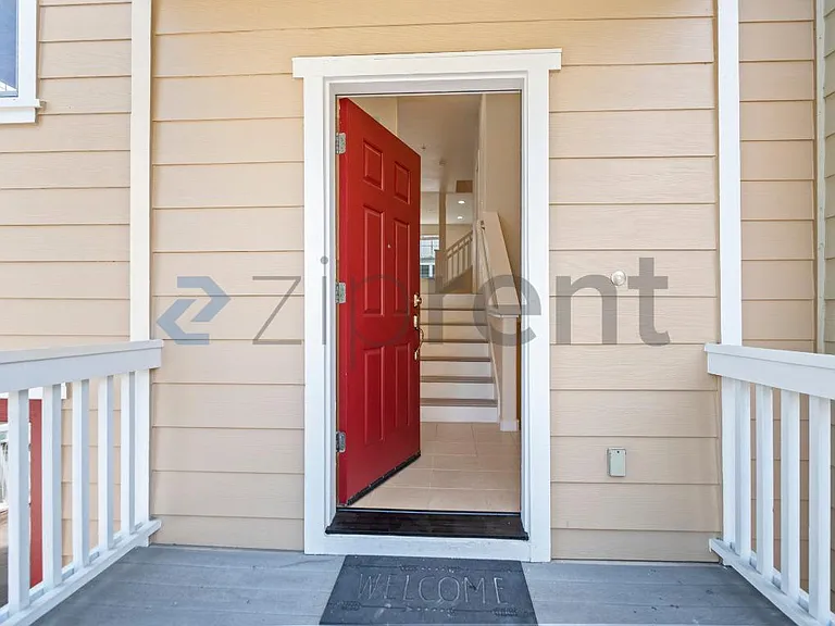 1611 Summer Ln — Photo 3