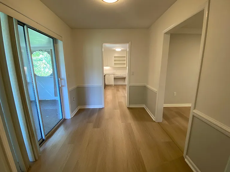 910 Providence Pl — Photo 4