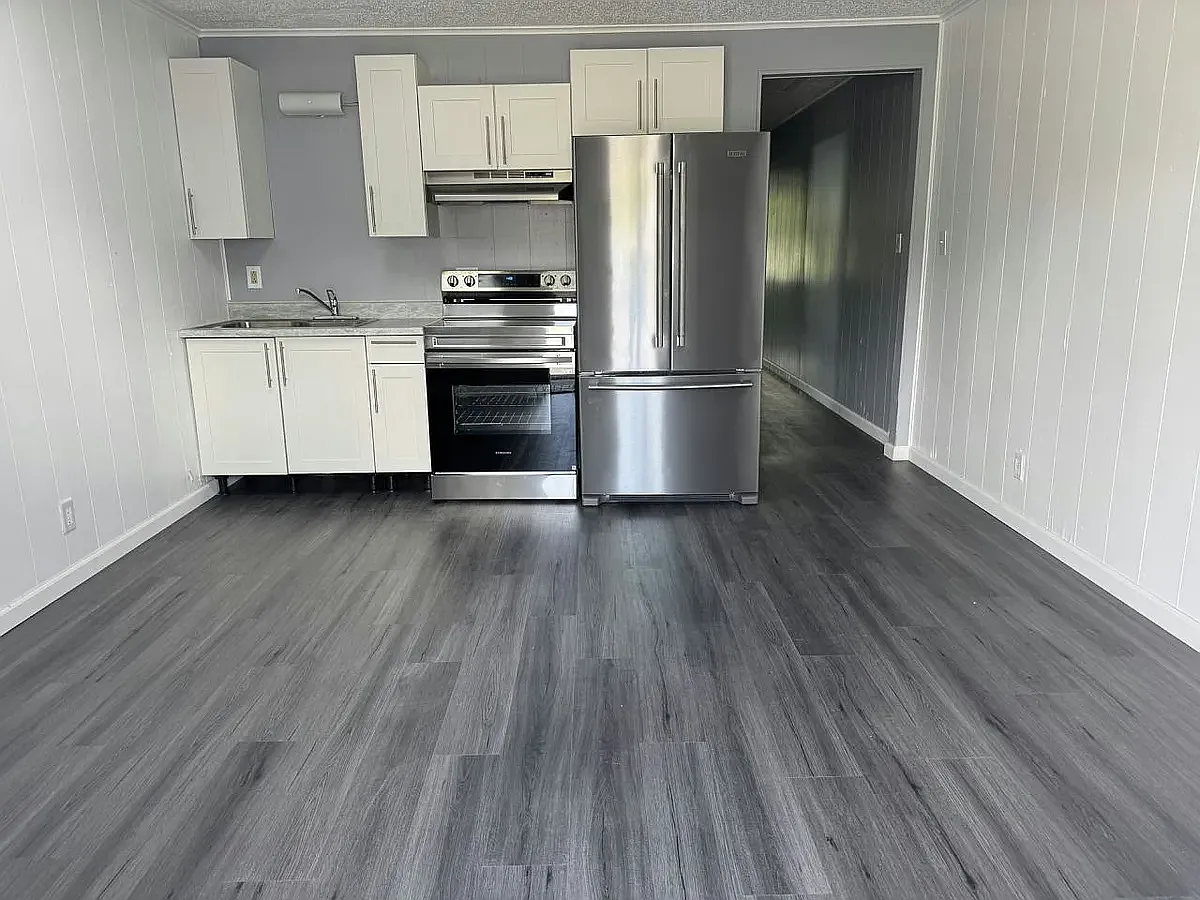 Leesburg Estates — Photo 1