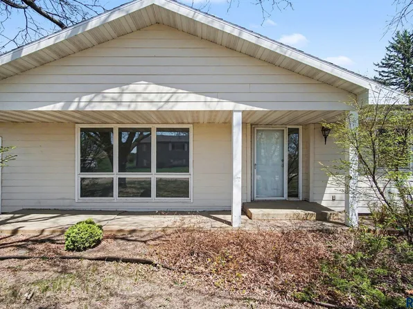 4210 Hermans Loop, Yankton, SD 57078