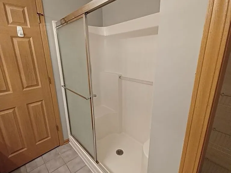 2476 Amber Ln — Photo 10