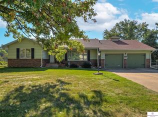 8105 Spaulding Cir, Omaha, NE 68134