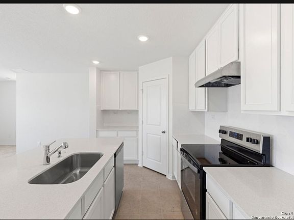 4th image of 4770 Pico Pico St