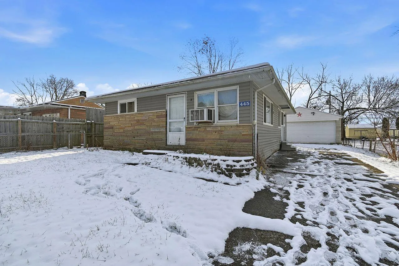 445 Basswood Rd photo 1