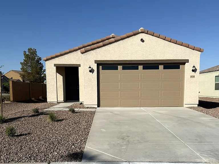 1638 W Pima Ct — Photo 2