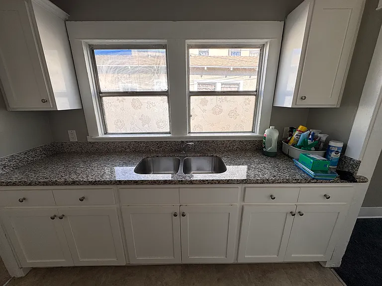 2517 1/2 Cincinnati St #2517-1/2 — Photo 4