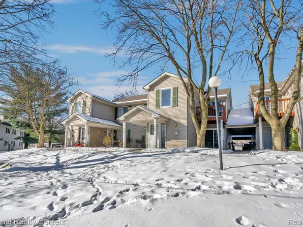 942 Saybrook Dr, Waterford, MI 48327