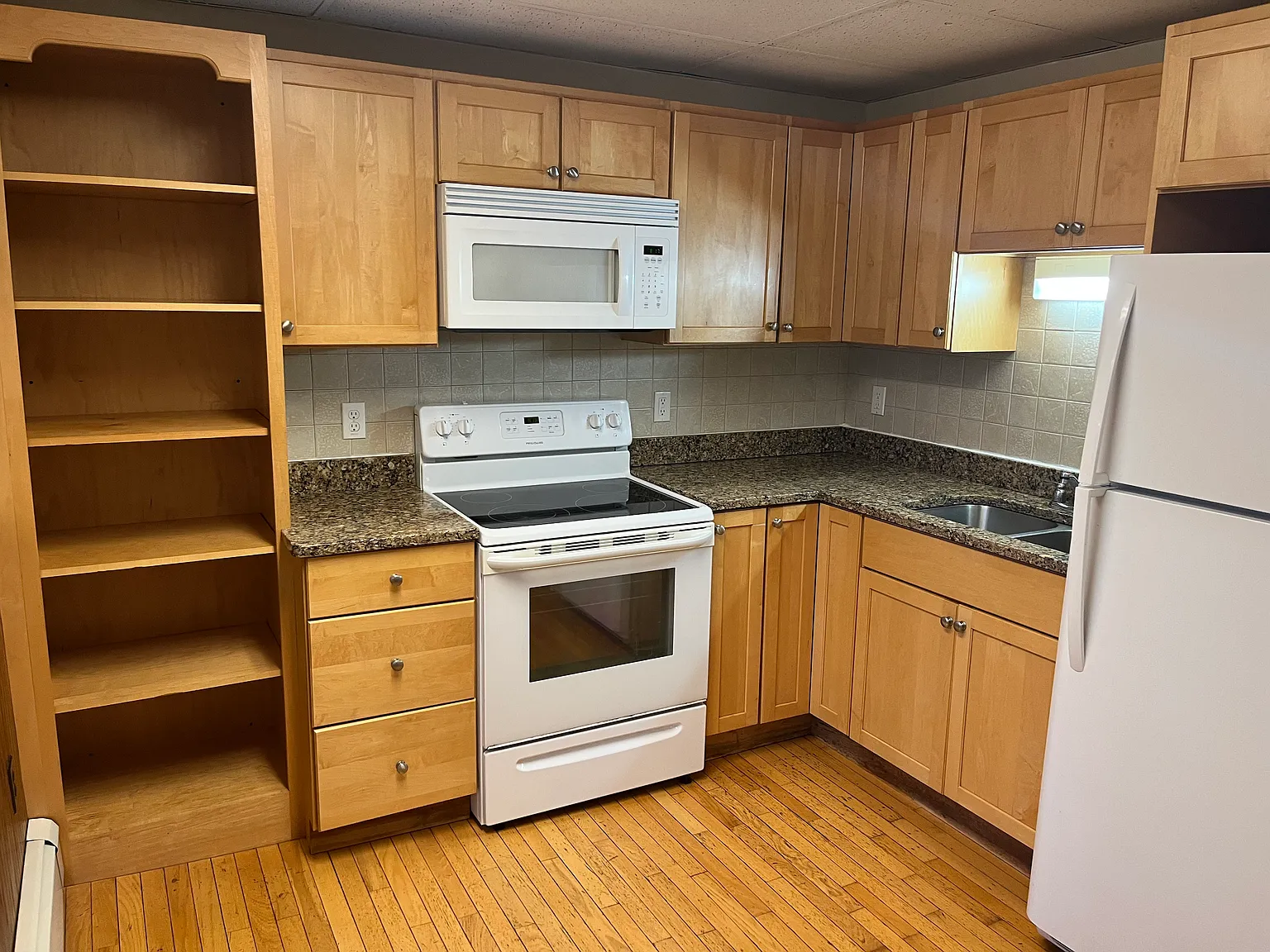 48 Main St — Photo 3