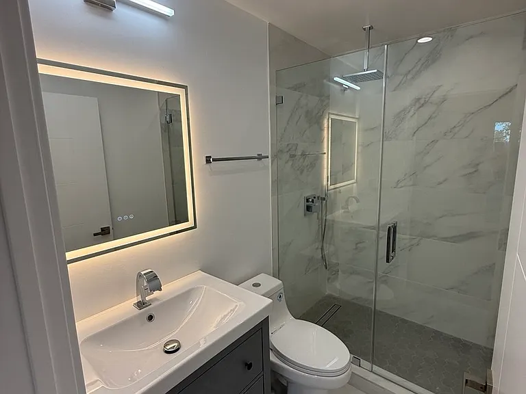 10939 Christine Way — Photo 6