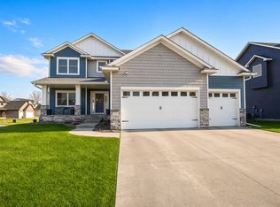 429 Mario Dr, Vadnais Heights, MN 55127