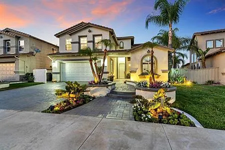 46048 Paseo Gallante