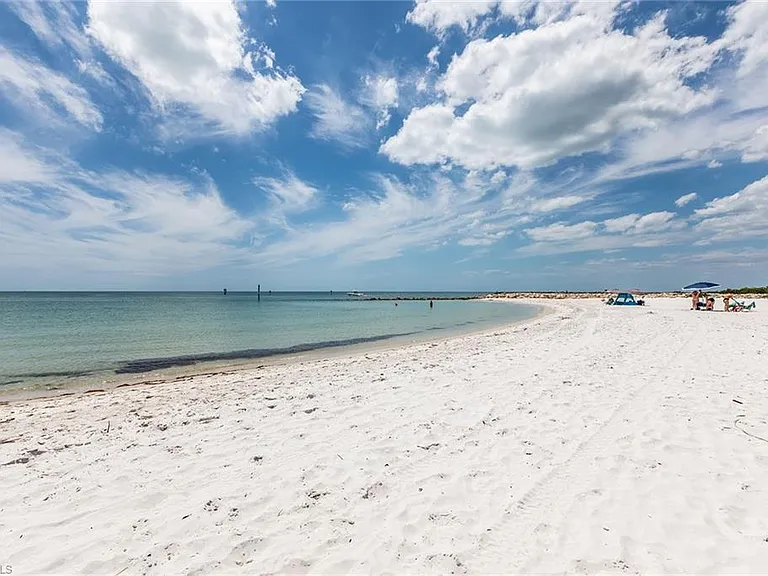 2203 Gulf Shore Blvd N #E1 — Photo 18
