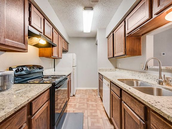 4th image of 600 Grand Ave APT 107