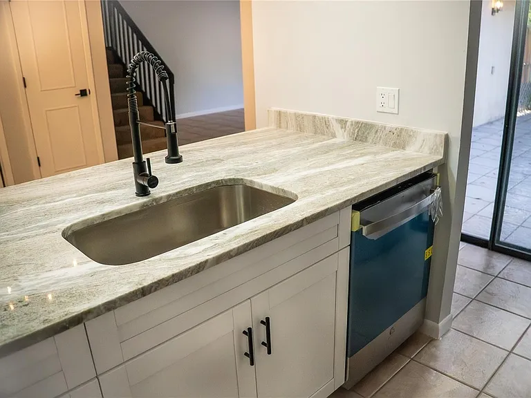 2702 5th Ct — Photo 6