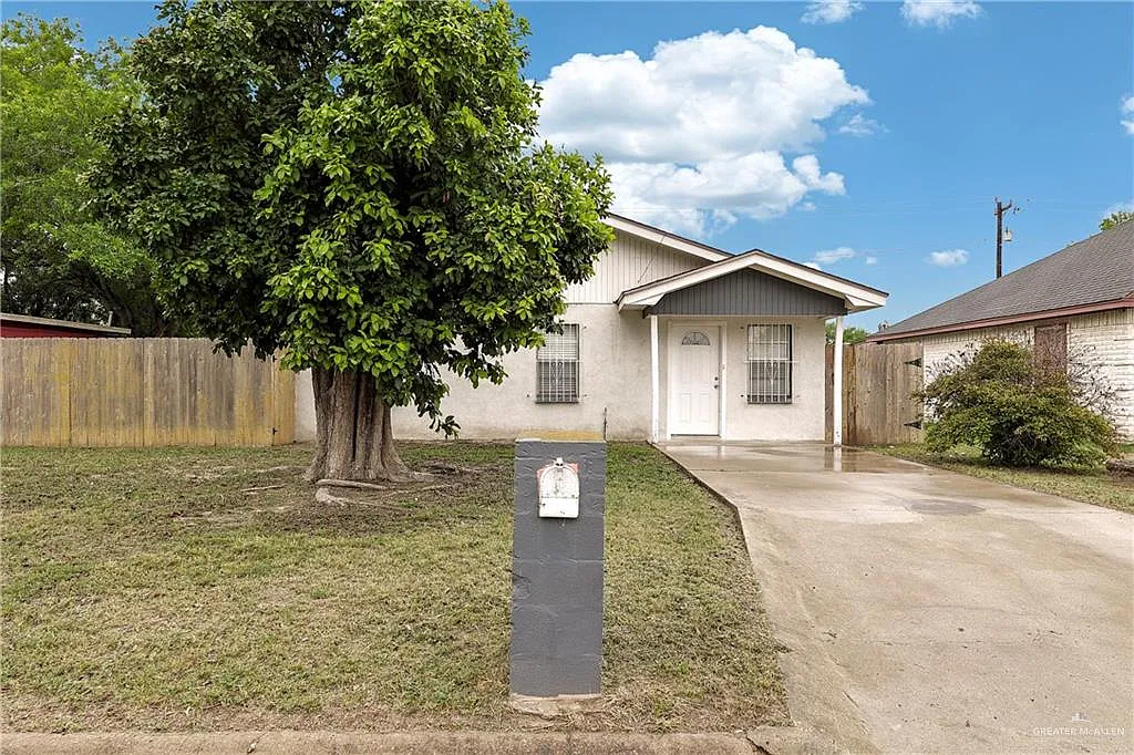 4 bed, 2.0 bath, 1408 sqft, $1,650 — Photo 1
