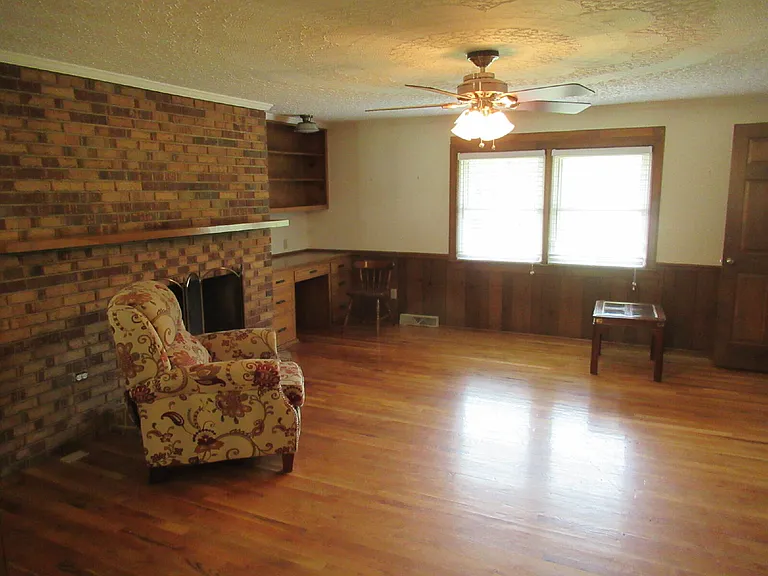 1357 Beal Rd — Photo 5