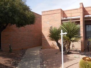 1468 W Desert Hills Dr, Green Valley, AZ 85622