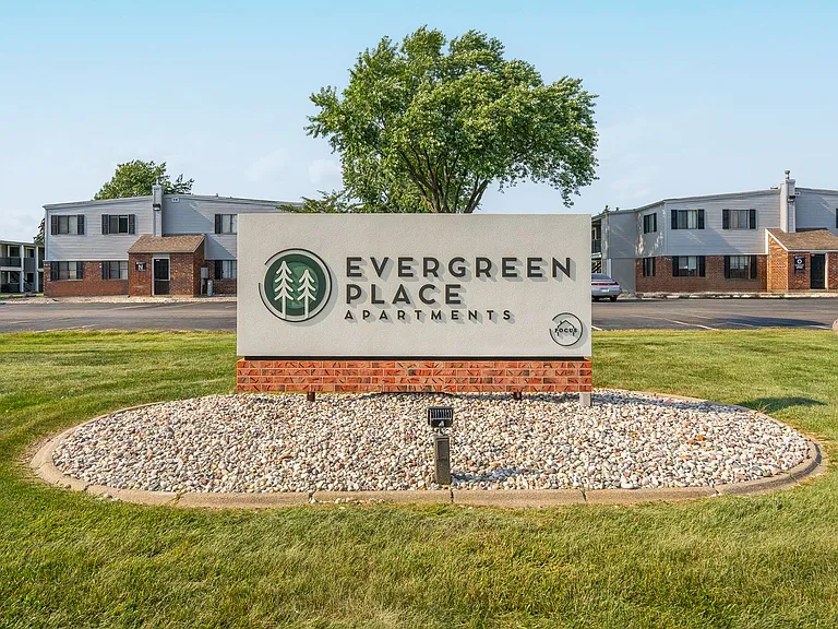 EVERGREEN PLACE — Photo 9