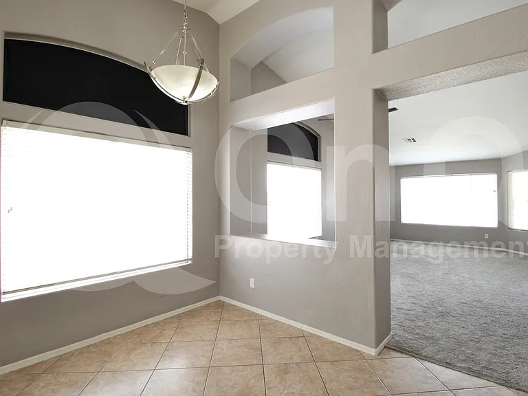 1139 E Morgan Ct — Photo 11