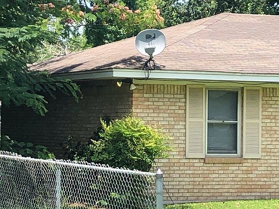 3rd image of 733 E Oakland Ave