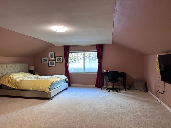 3rd image of 2707 169th Ave NE