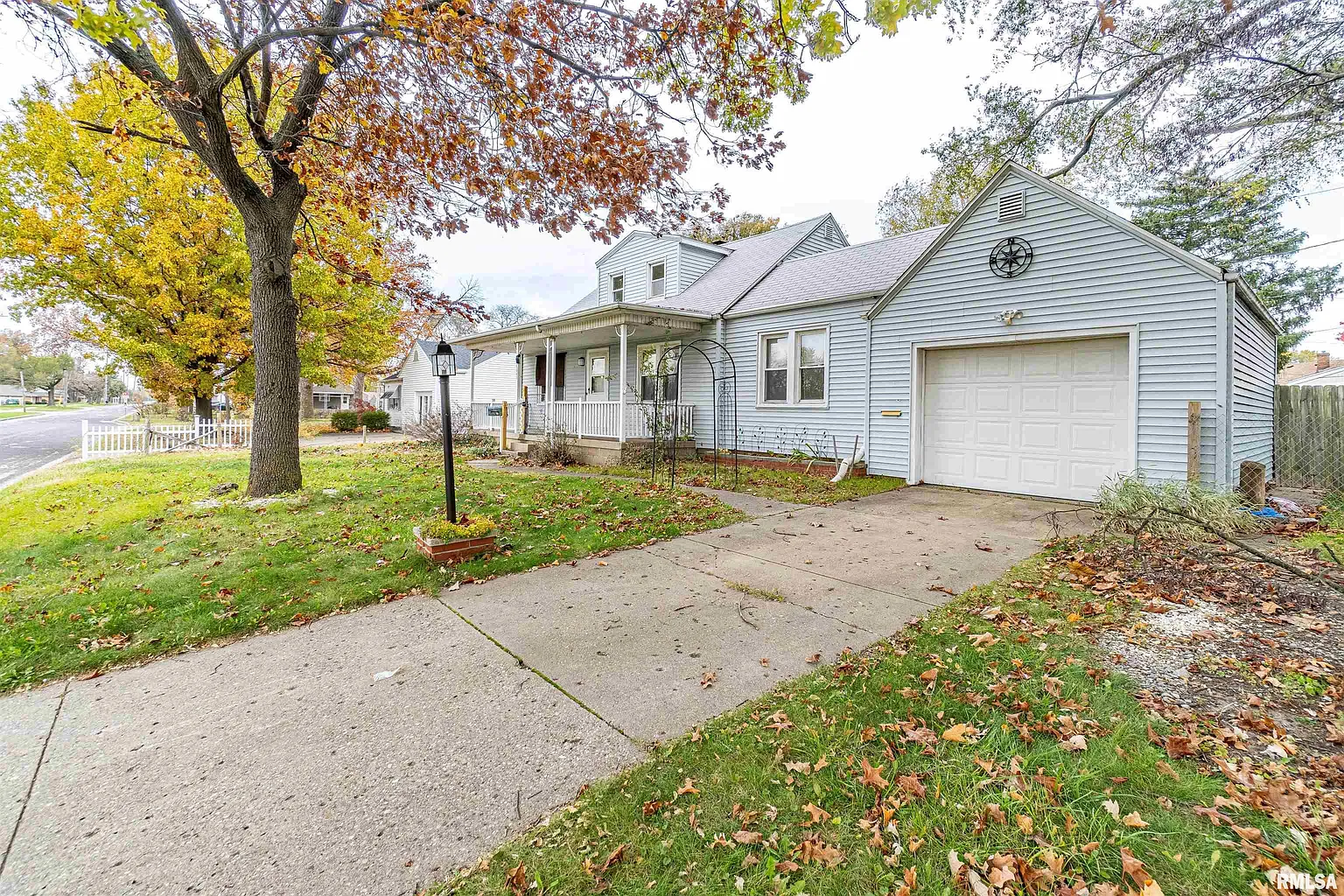 2226 N Gale Ave photo 1