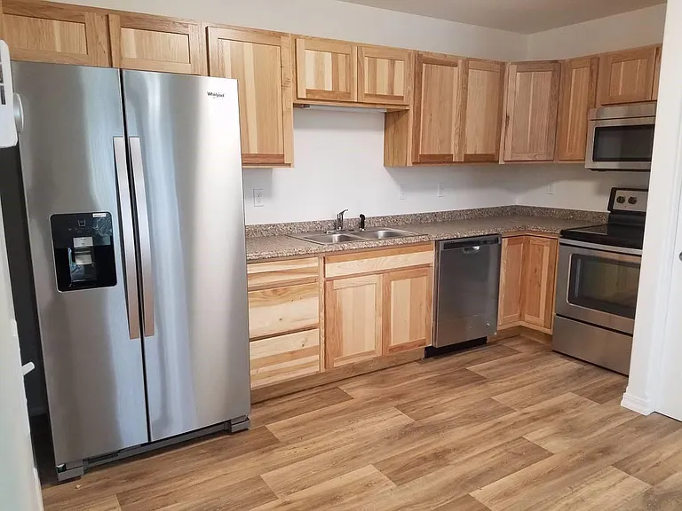 13 Diane Rd — Photo 2