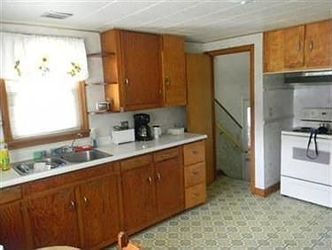 2nd image of 300 Ironwood St SE