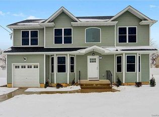 Great Neck Rd, Copiague, NY 11726