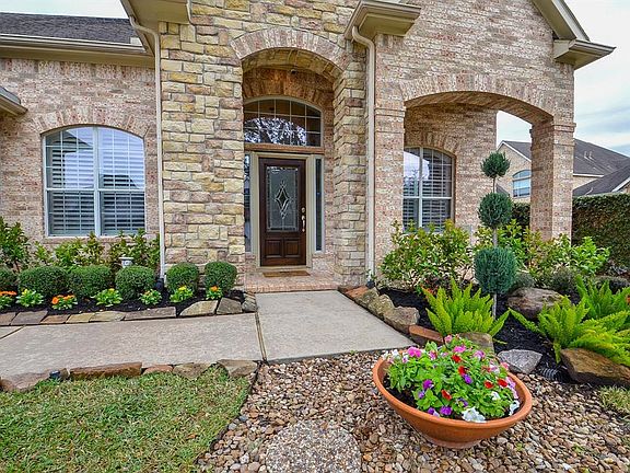 Join me on this virtual tour of this amazing property that can easily be yours.