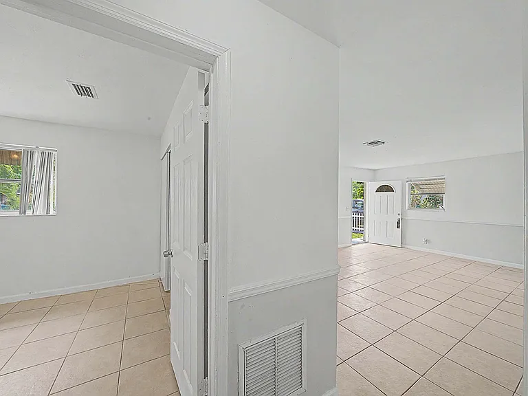 301 SE 21st Ave — Photo 19