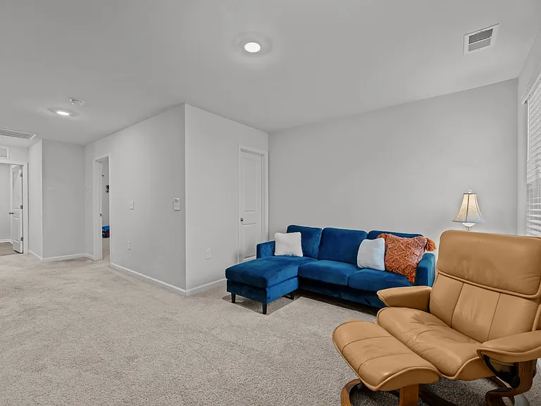 301 Ginger Dr — Photo 31