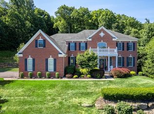 32 Chancellor Way, Long Valley, NJ 07853