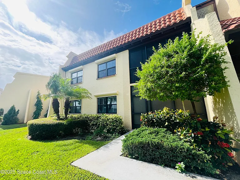 115 N Indian River Dr #109 — Photo 4