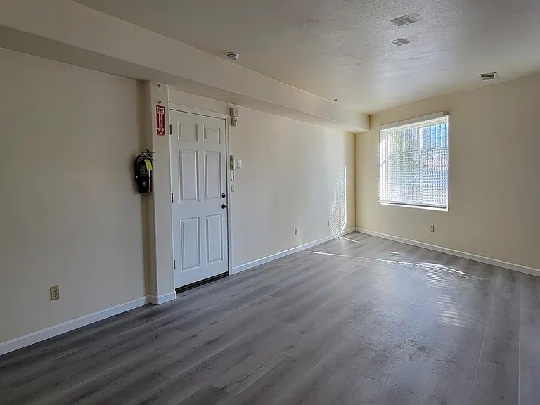 5914 Camden St — Photo 3