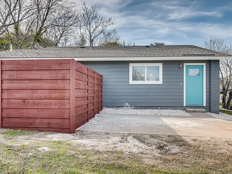209 Flournoy Dr #A — Photo 3