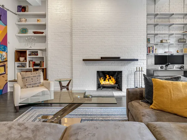 521 West 47th Street 3A image 2 of 9