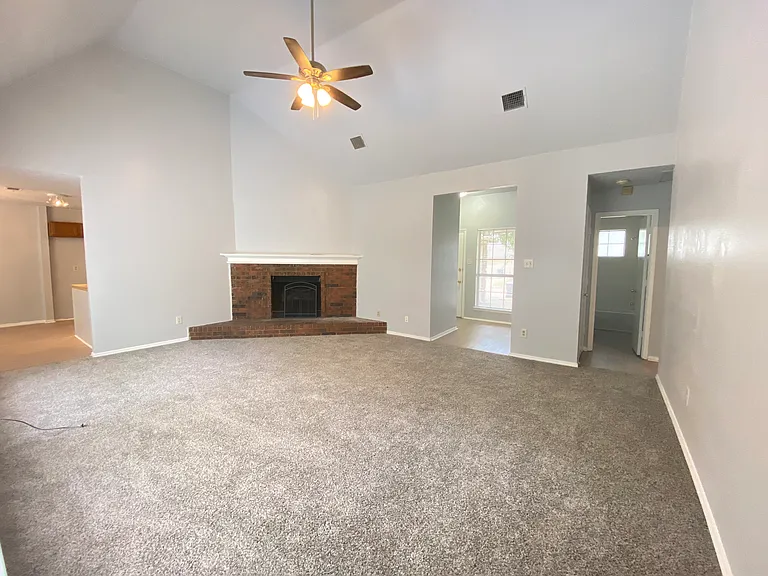 6101 Meadowside Trl — Photo 5