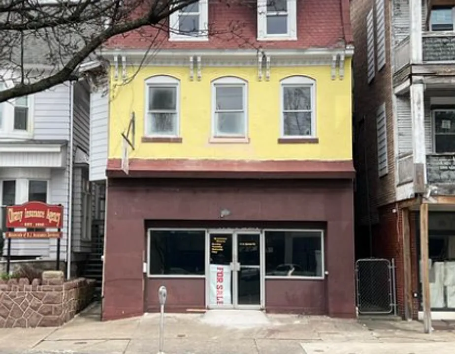 11 S Market St