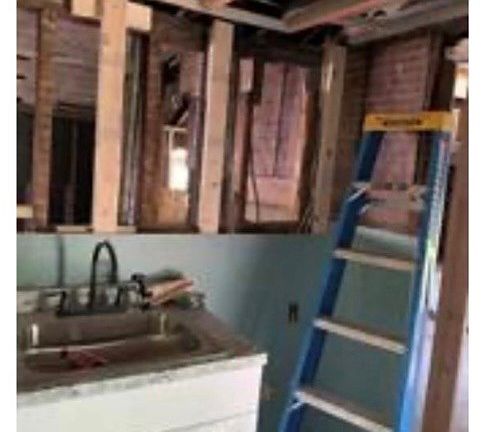 4th image of 48 Seminary Ave
