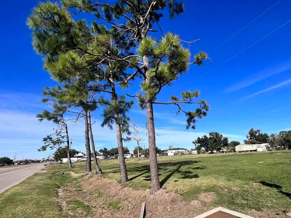 2124 S South Alex Plaisance Blvd, Golden Meadow, LA 70357