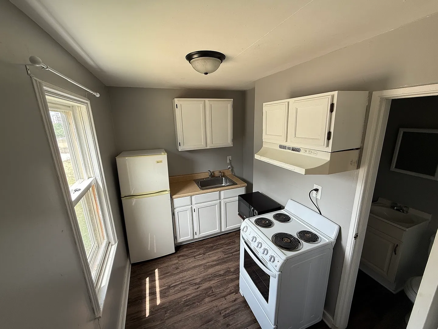 1 bed, 500 sqft, $1,200 — Photo 4
