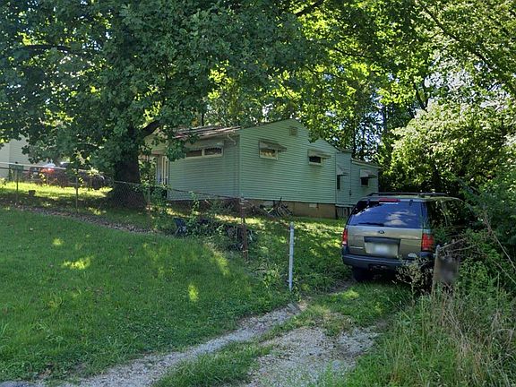 5th image of 7136 Lillian Ave