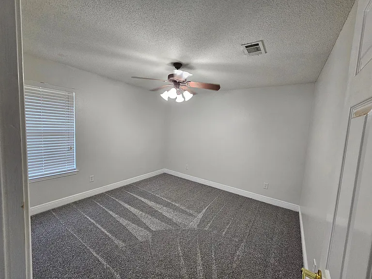 2202 Hagood Loop — Photo 11
