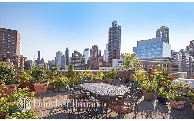 Sold by Douglas Elliman | media 22