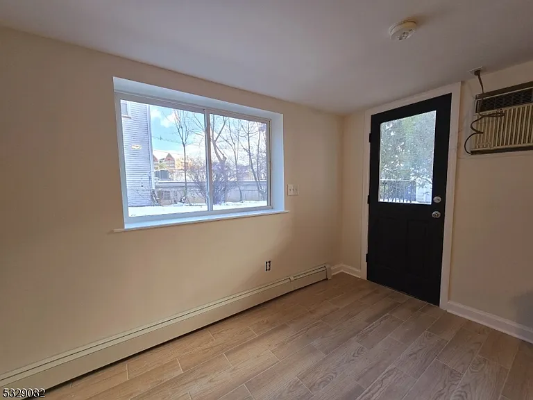43 Walnut Cres #1 — Photo 29