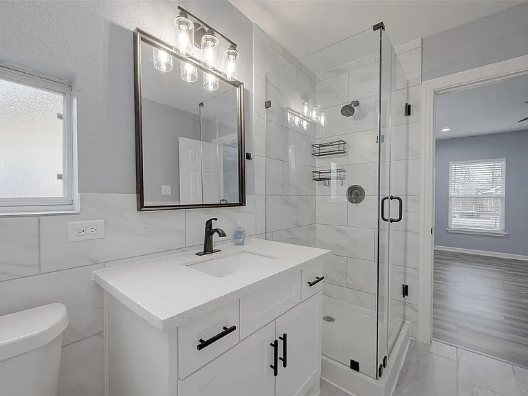6322 Victoria St — Photo 22