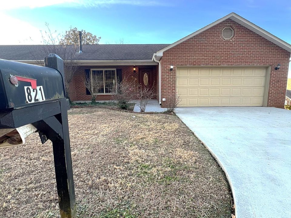 1st image of 821 Stetson Dr