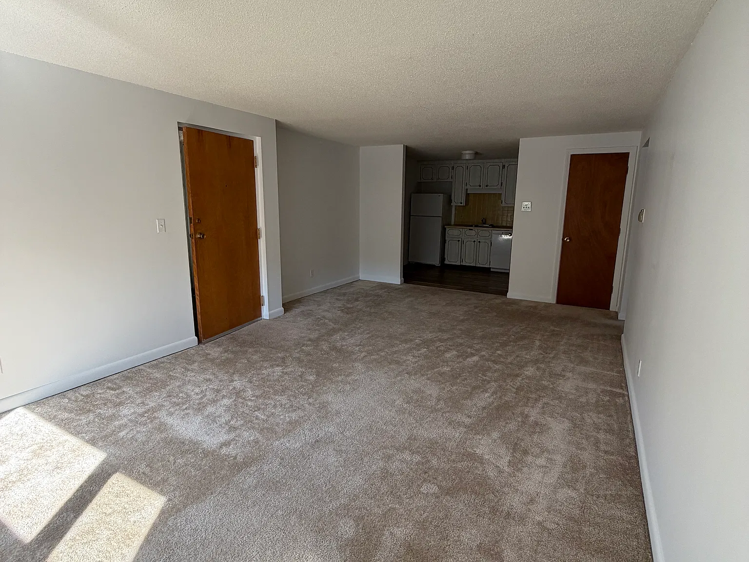 2 bed, 9999 sqft, $2,450 — Photo 4